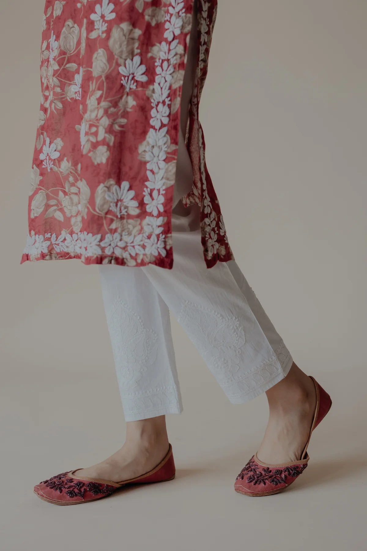 Nazaqat-E-Raqs — Stretchable Lycra Chikankari Pant