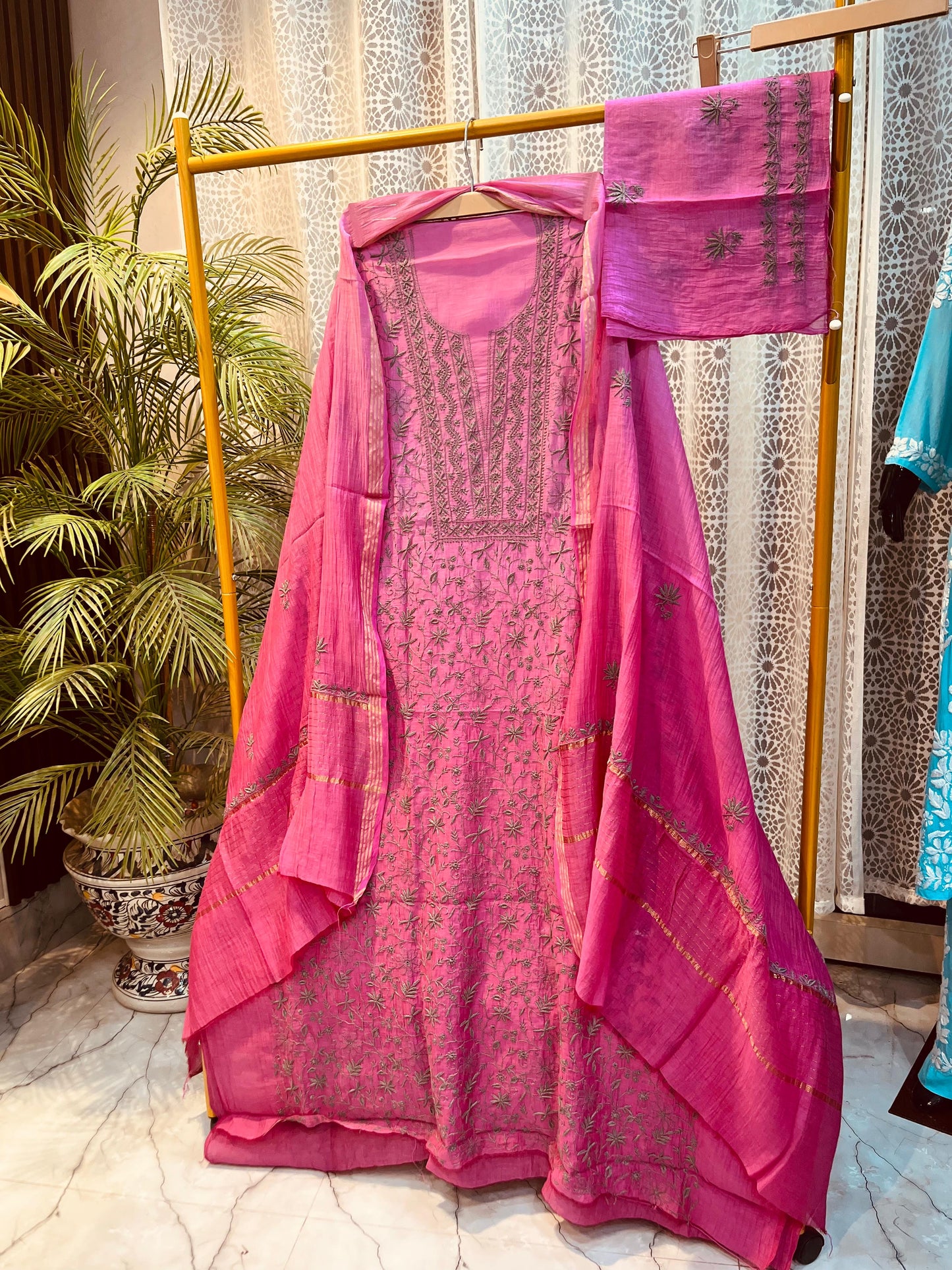 Nazaqat Gul-e-Rangin — Ombre Pink Mul Kurta Dupatta with Green 2 Taar Jaal Chikankari Elegance