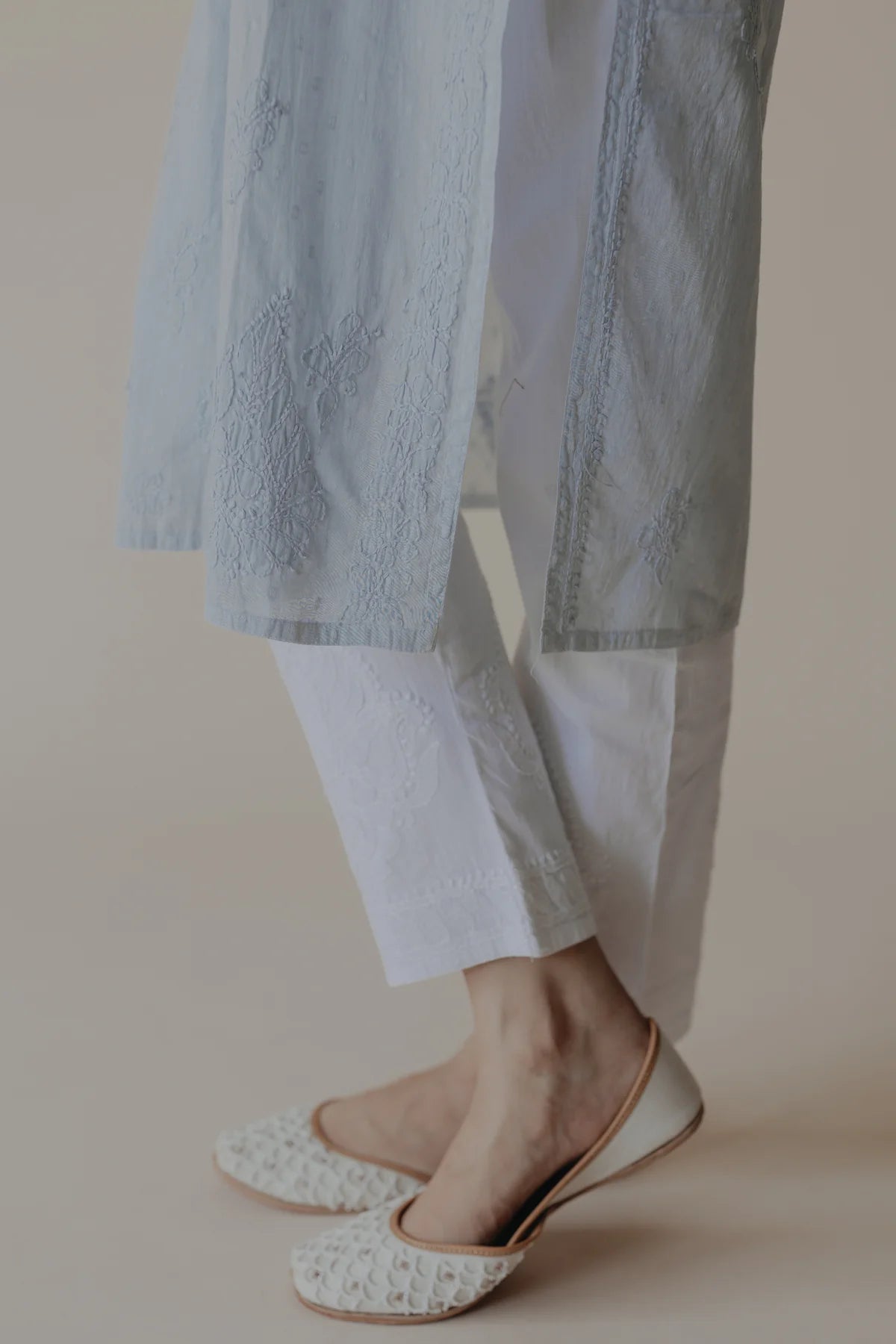 Nazaqat-E-Raqs — Stretchable Lycra Chikankari Pant