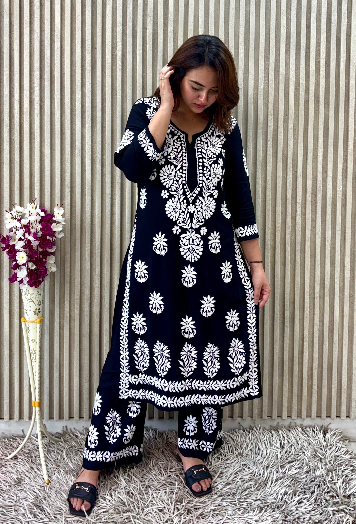 Shah-e-Siyah-e-Chikankari
"The Monarch of Black Chikankari"