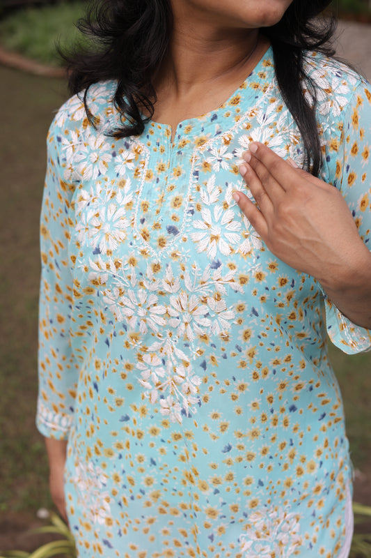 Mehfil-e-Leher – A gathering of waves in soft elegance.