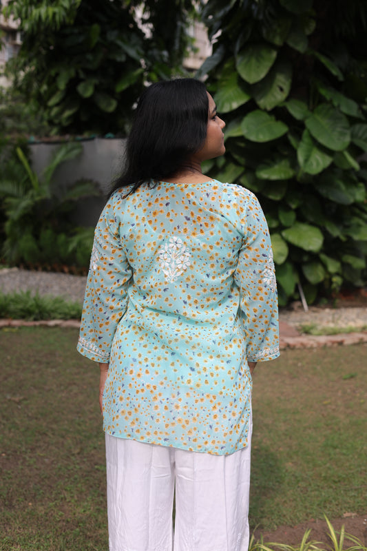 Mehfil-e-Leher – A gathering of waves in soft elegance.