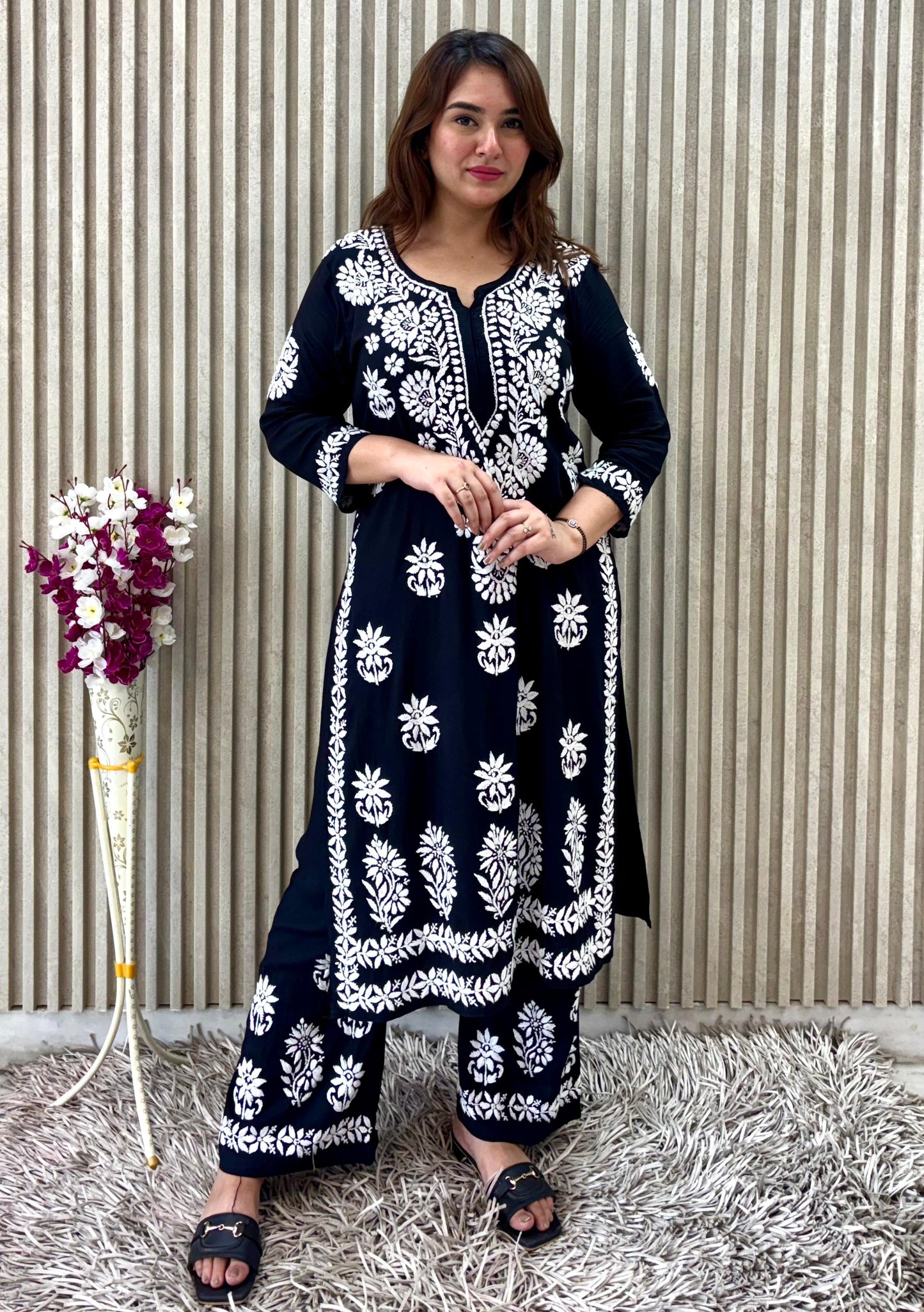 Shah-e-Siyah-e-Chikankari
"The Monarch of Black Chikankari"
