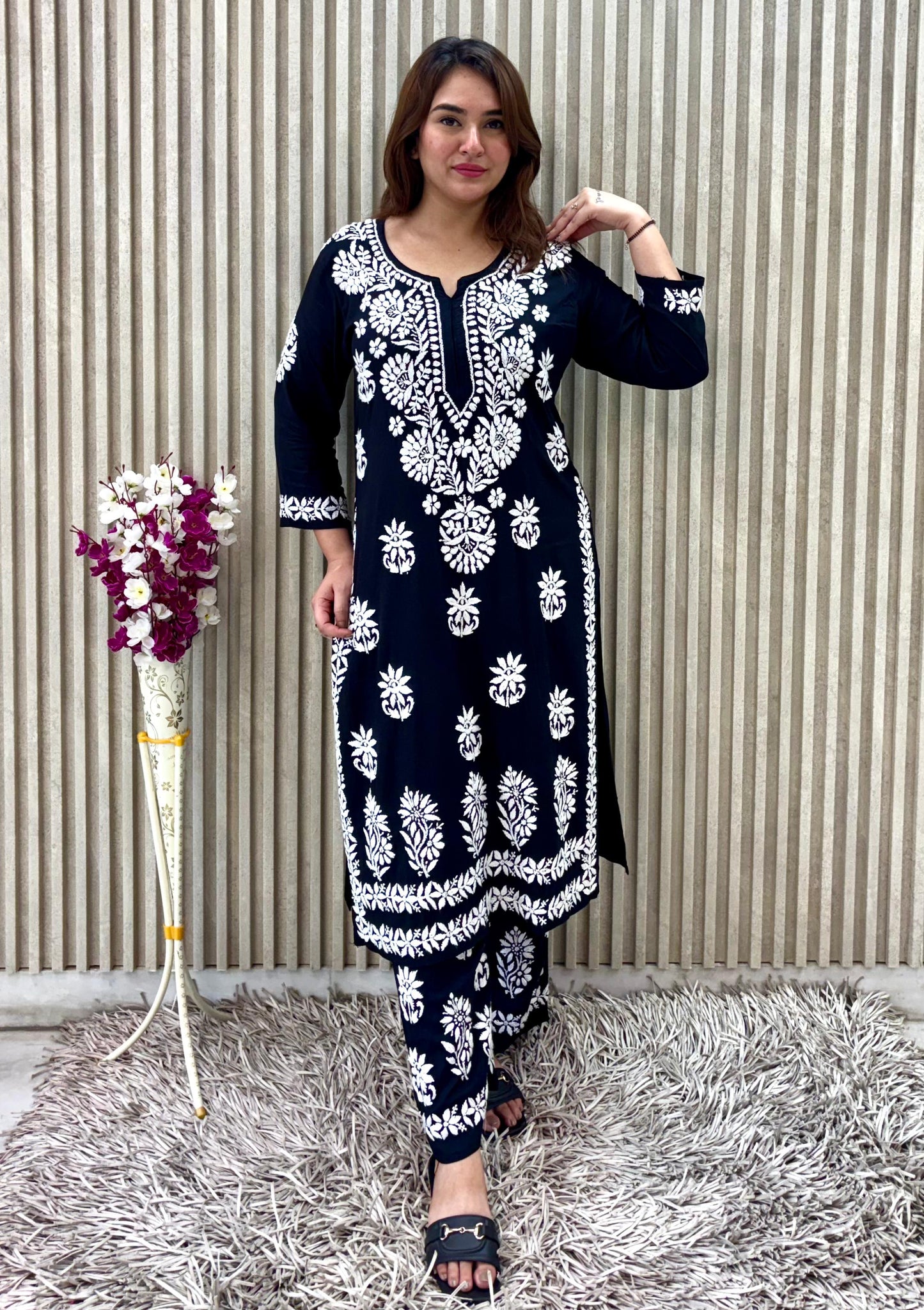 Shah-e-Siyah-e-Chikankari
"The Monarch of Black Chikankari"