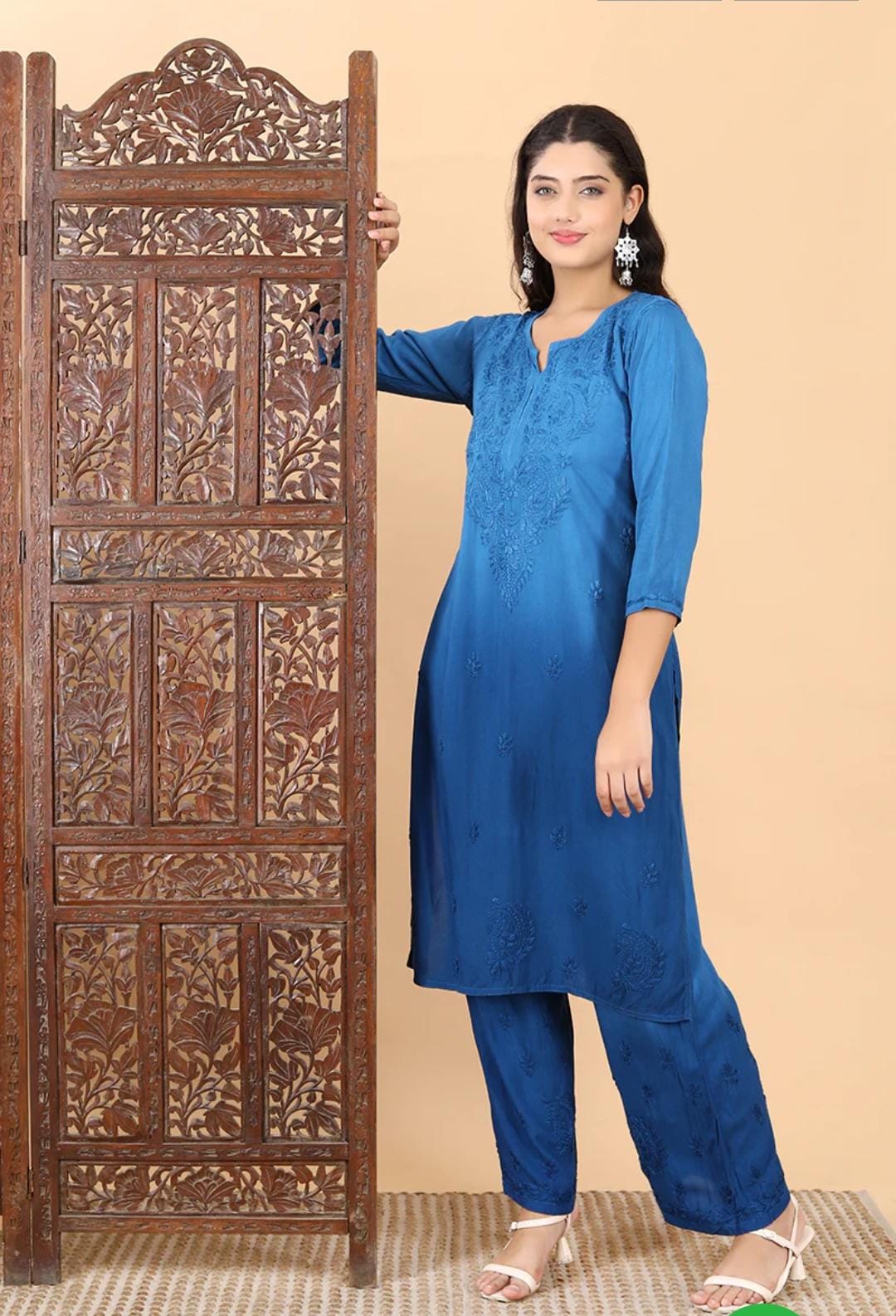 Neel-e-Nazm – An Ombre Elegance