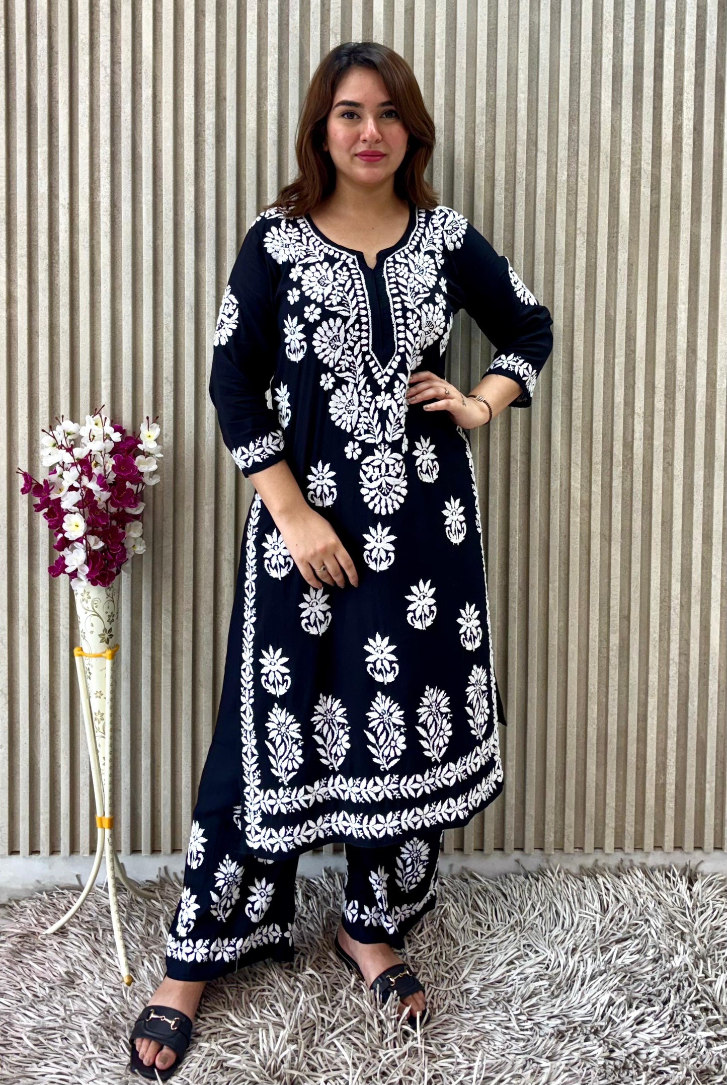 Shah-e-Siyah-e-Chikankari
"The Monarch of Black Chikankari"