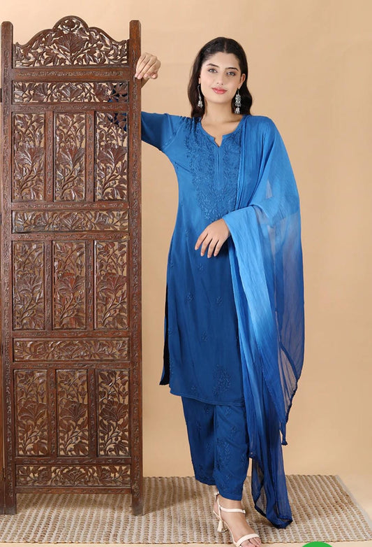 Neel-e-Nazm – An Ombre Elegance