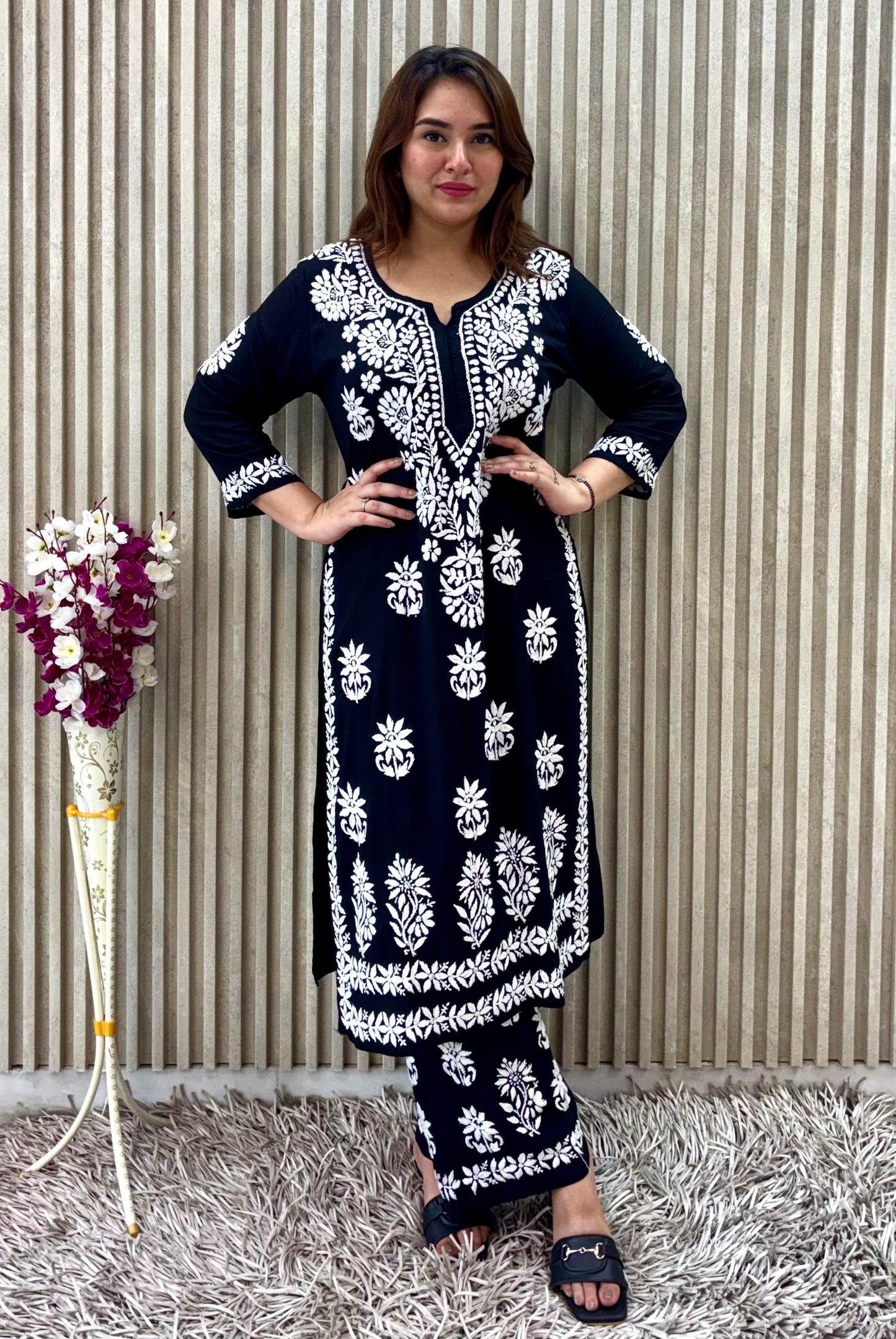 Shah-e-Siyah-e-Chikankari
"The Monarch of Black Chikankari"